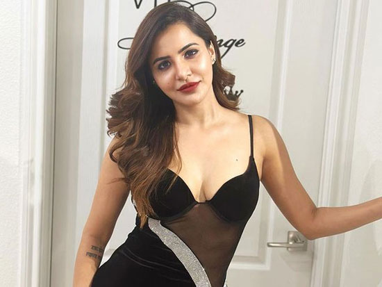 Stunning Looks Of Ashu Reddy In Black